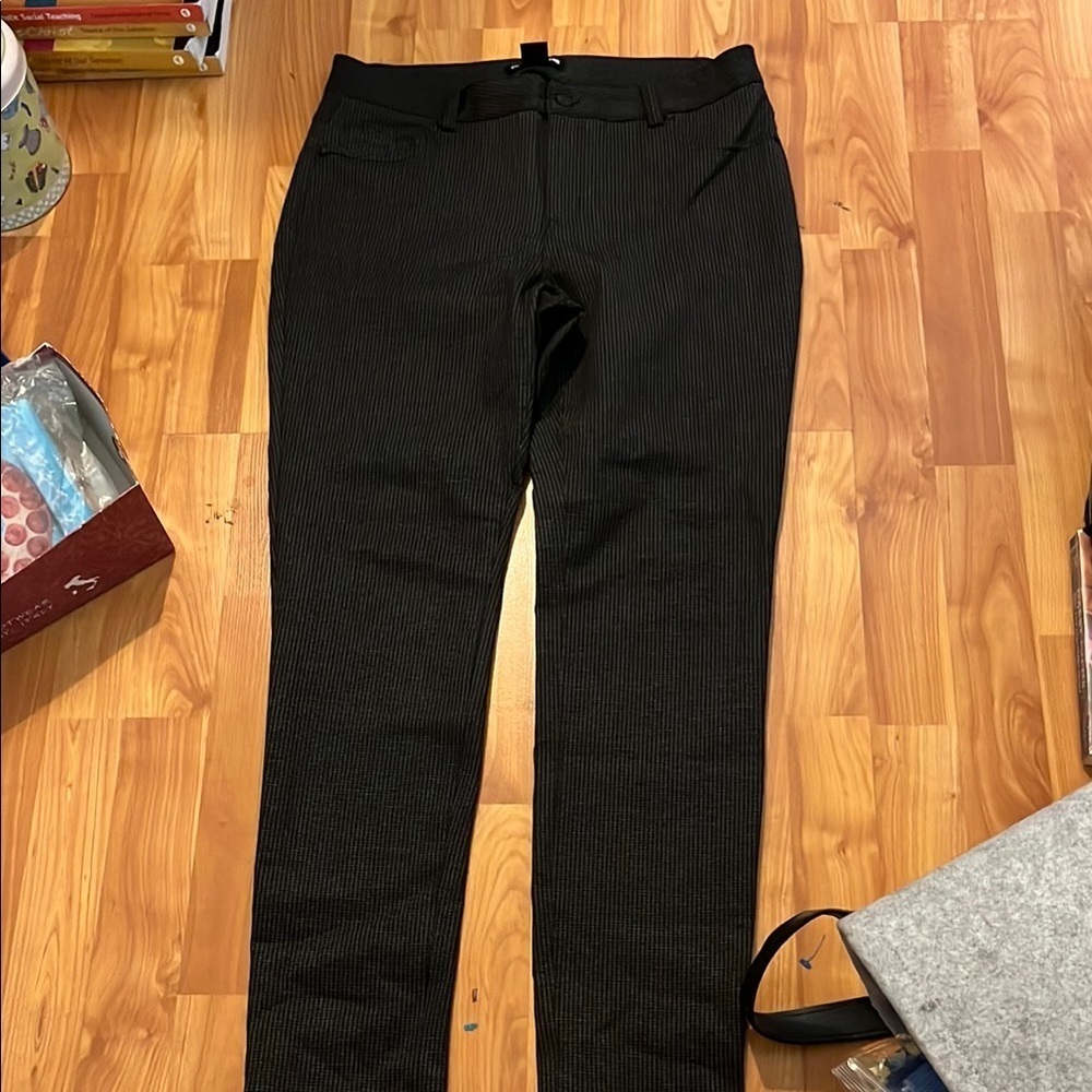 DKNY Black and Gray Houndstooth Skinny Pants